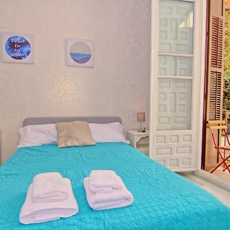 Low Cost Rooms Teatro * Malaga
