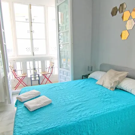 Low Cost Rooms Teatro Homestay *